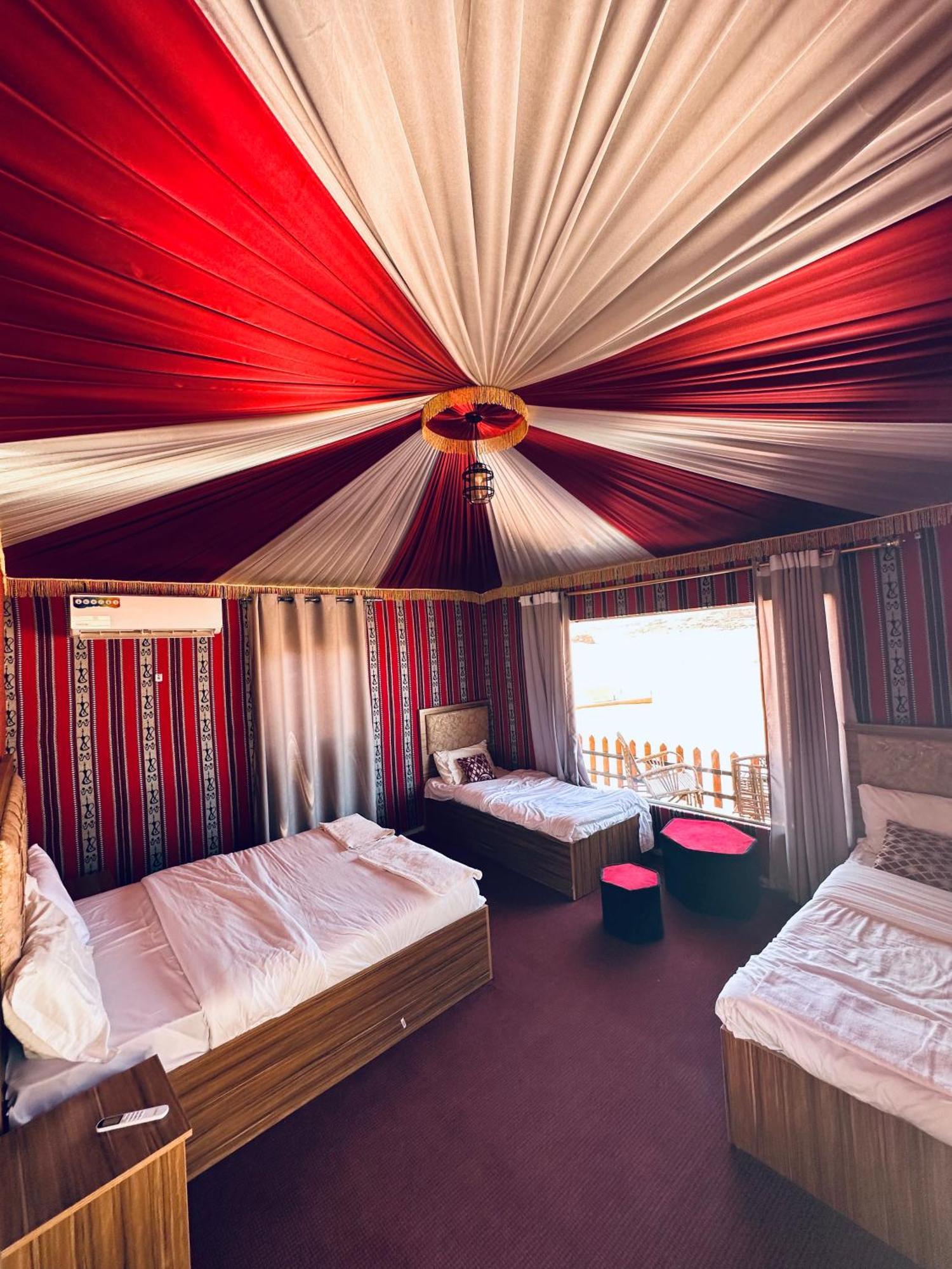Holiday Inn Luxury Camp Wadi Rum Zewnętrze zdjęcie