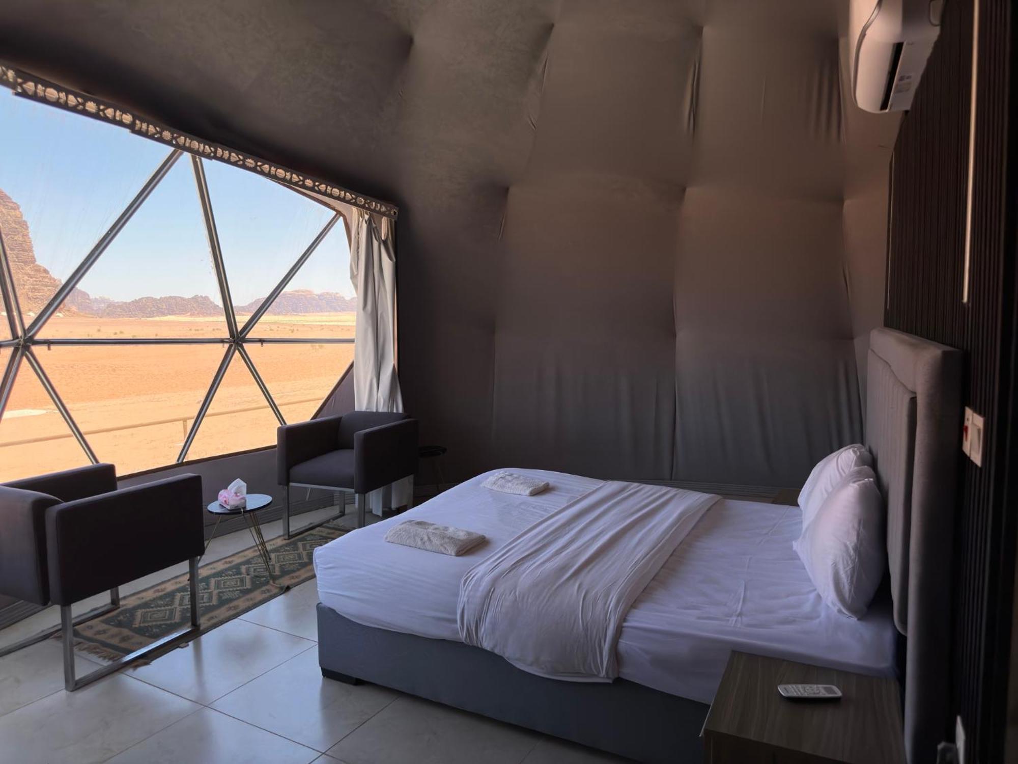 Holiday Inn Luxury Camp Wadi Rum Zewnętrze zdjęcie